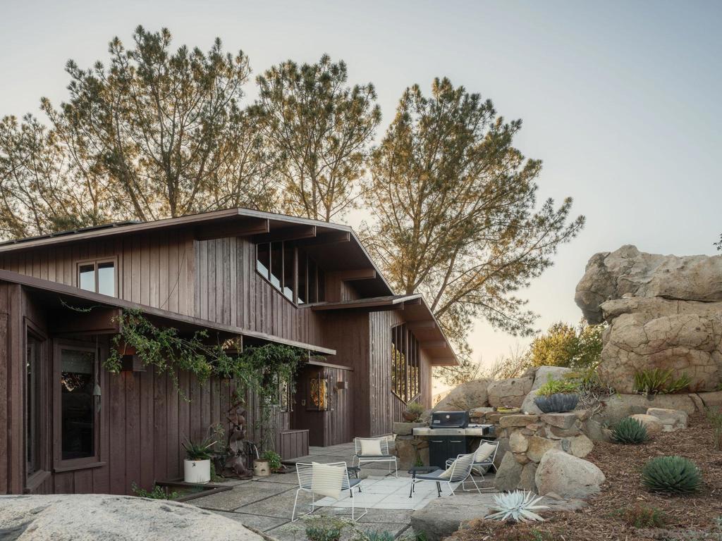 9450 Sunset Avenue Property Photo 3