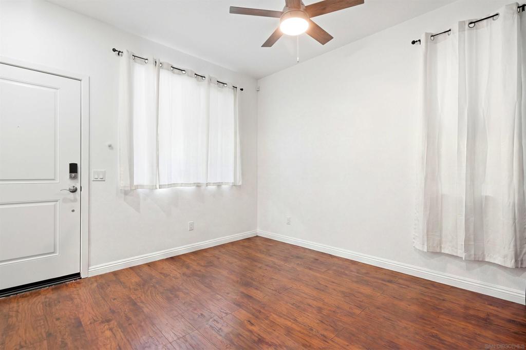 325 Royal Gln 608 Property Photo 5
