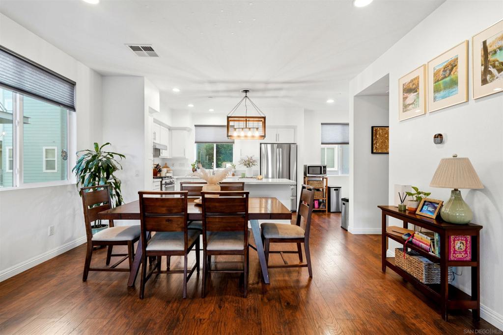 325 Royal Gln 608 Property Photo 14