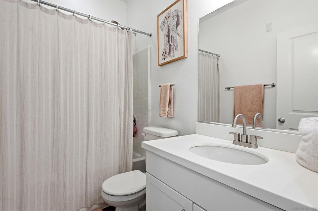 325 Royal Gln 608 Property Photo 19