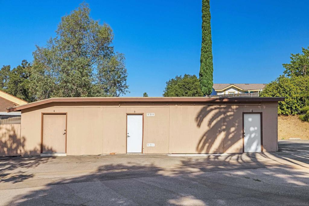 2560 Alpine Blvd Property Photo 16