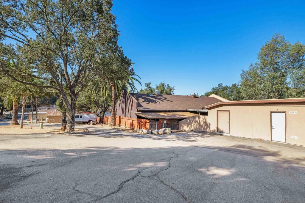 2560 Alpine Blvd Property Photo 17