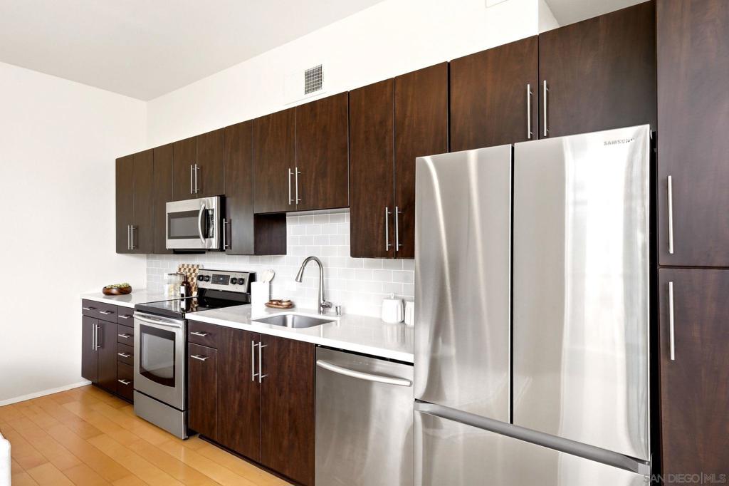120 Island Ave 333 Property Photo 13