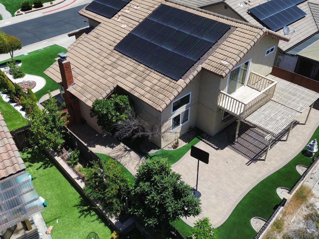 10295 Moorpark Property Photo 3