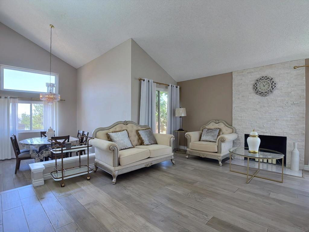 10295 Moorpark Property Photo 6