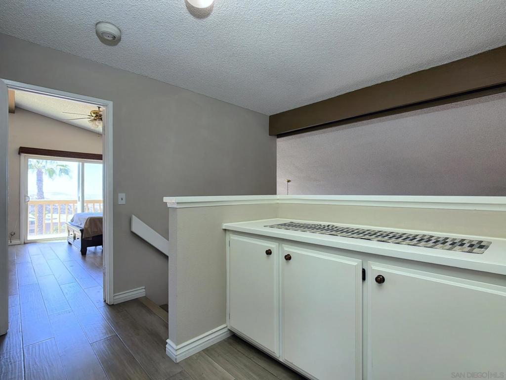 10295 Moorpark Property Photo 15