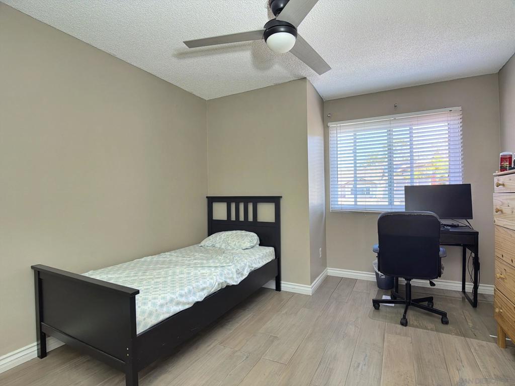 10295 Moorpark Property Photo 23