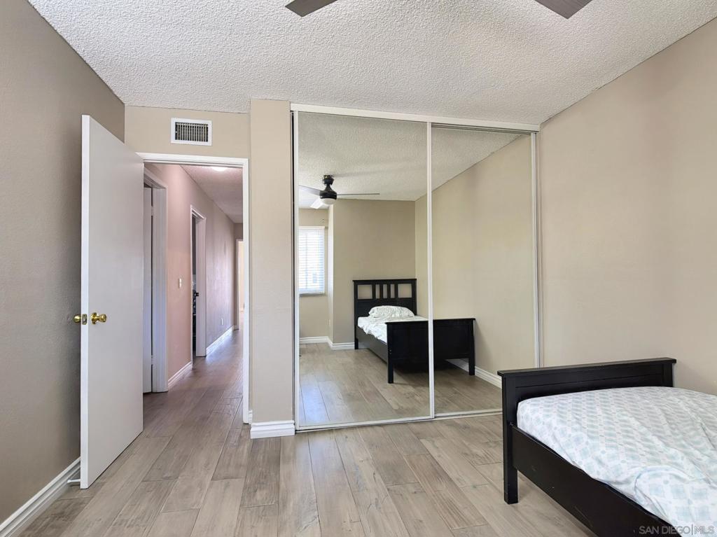10295 Moorpark Property Photo 24