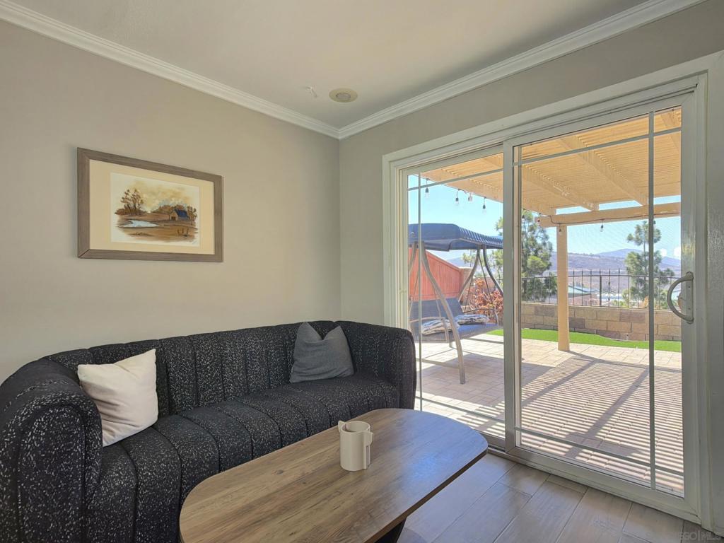 10295 Moorpark Property Photo 28