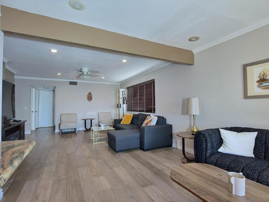 10295 Moorpark Property Photo 29