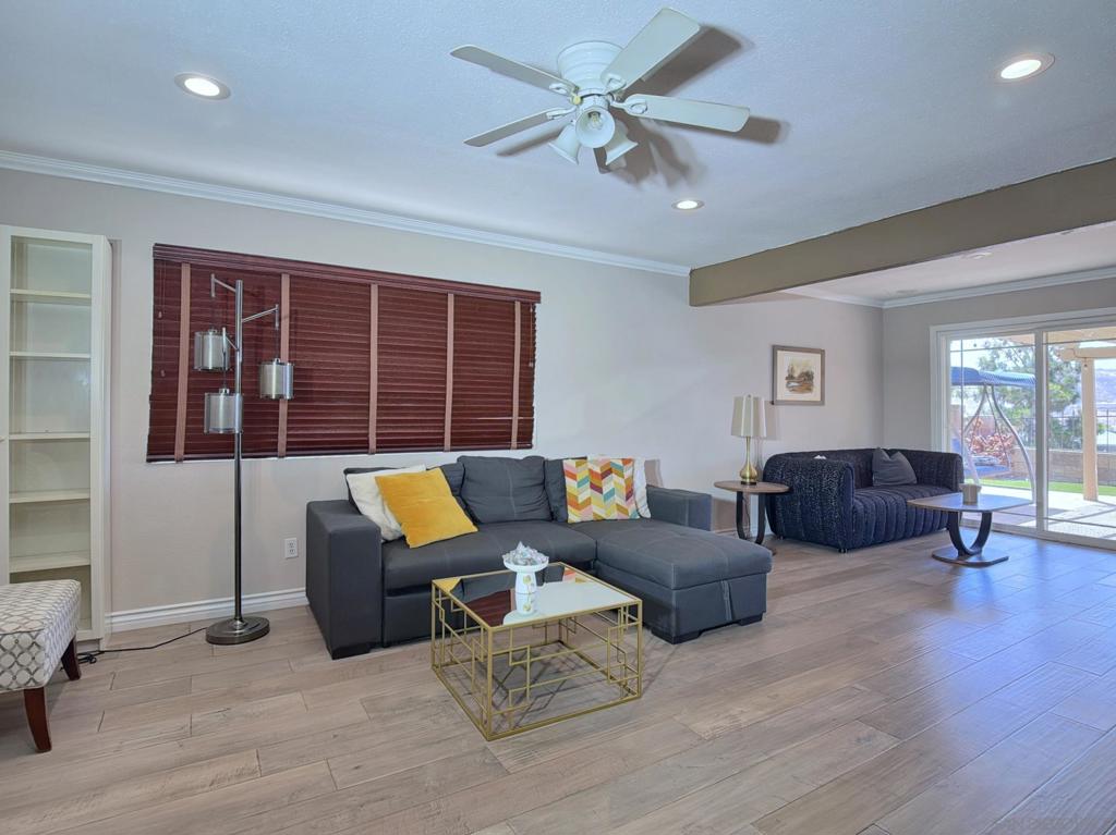 10295 Moorpark Property Photo 34
