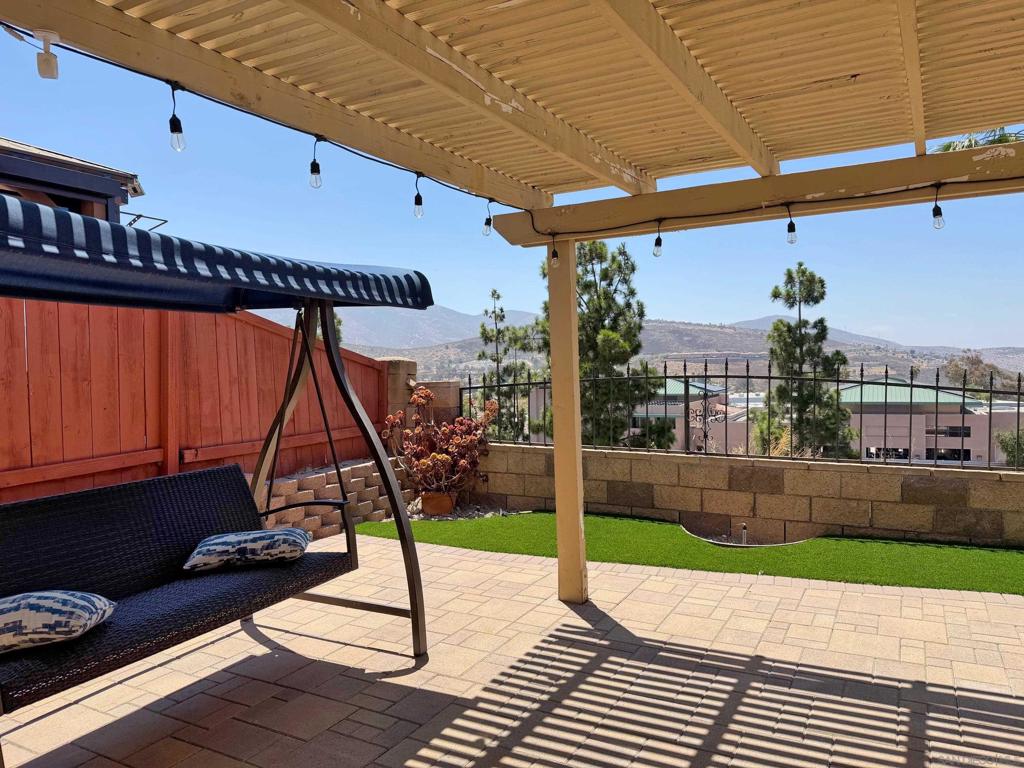 10295 Moorpark Property Photo 38