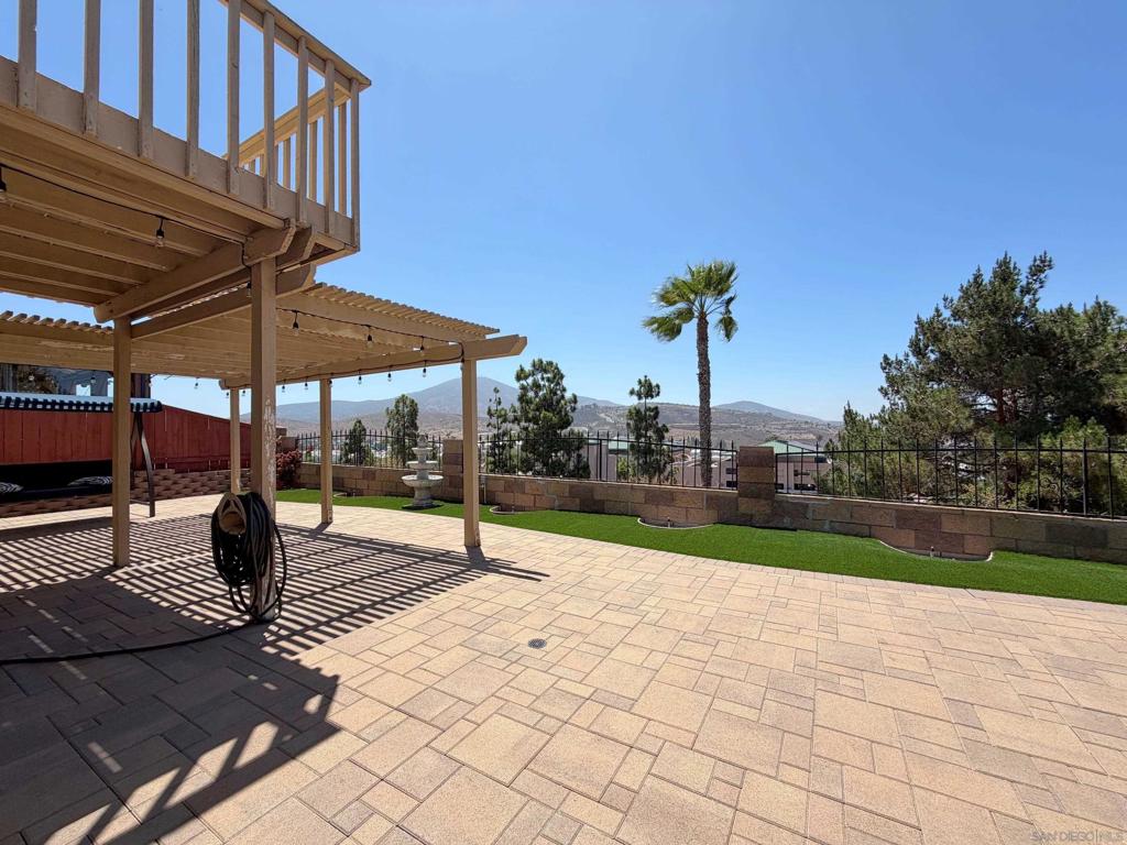 10295 Moorpark Property Photo 43