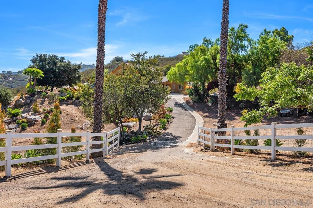 13044 Yerba Valley Way Property Photo 3