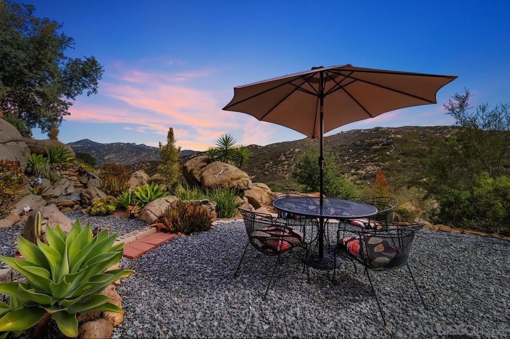 13044 Yerba Valley Way Property Photo 6