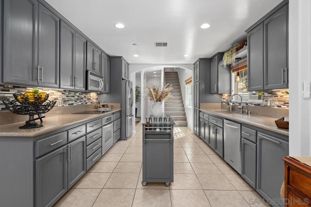 13044 Yerba Valley Way Property Photo 10