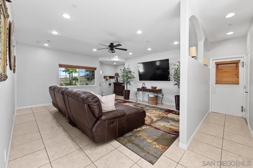 13044 Yerba Valley Way Property Photo 17