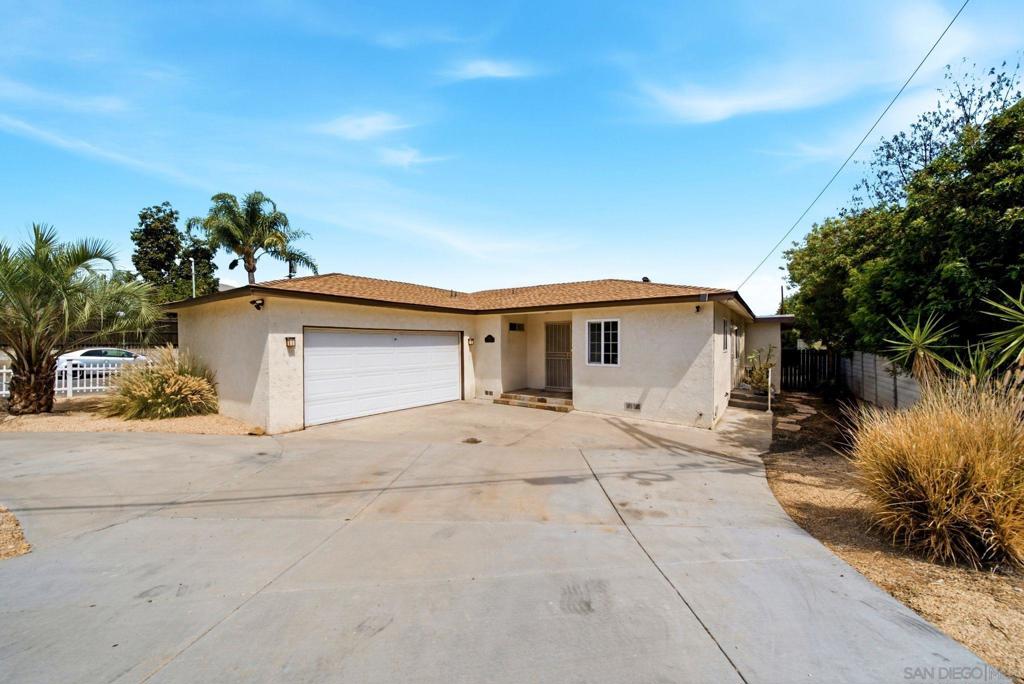 8852 Railroad Ave Property Photo 2