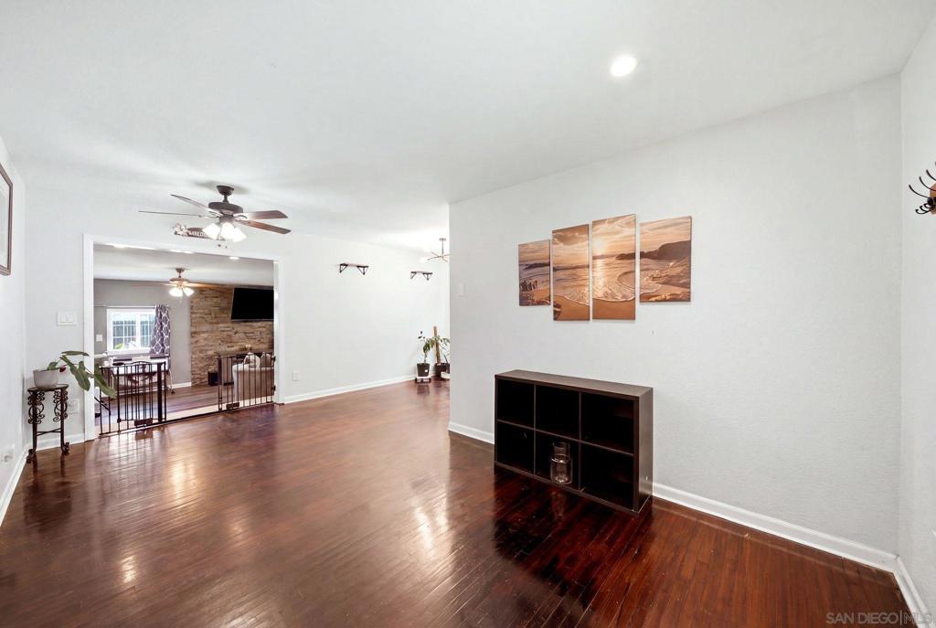 8852 Railroad Ave Property Photo 8