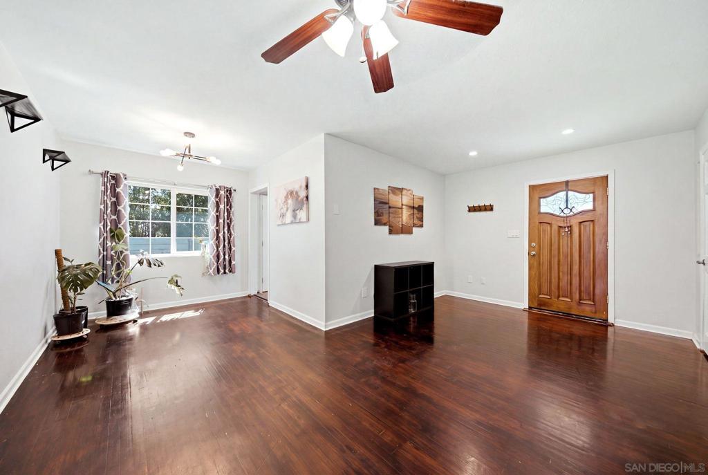 8852 Railroad Ave Property Photo 10