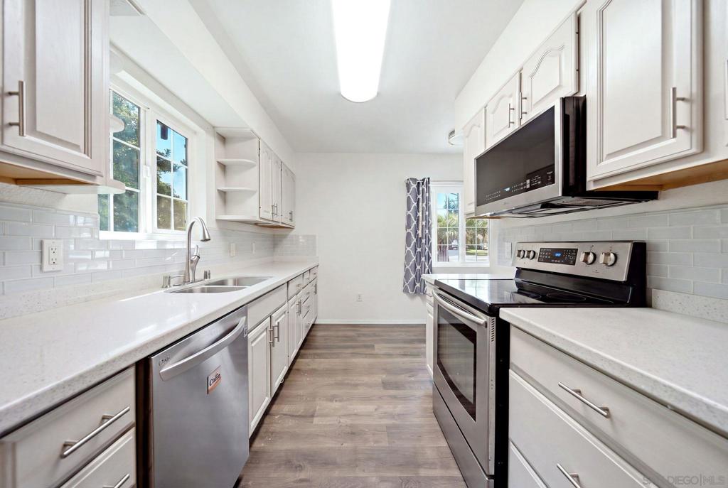 8852 Railroad Ave Property Photo 14