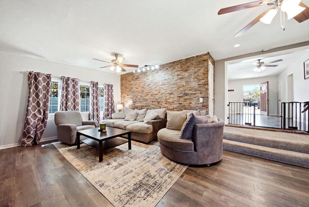 8852 Railroad Ave Property Photo 17