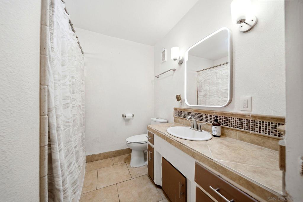 8852 Railroad Ave Property Photo 18