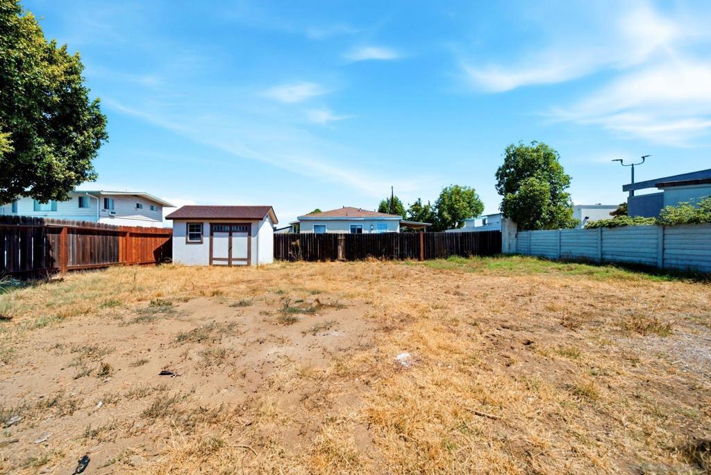 8852 Railroad Ave Property Photo 24
