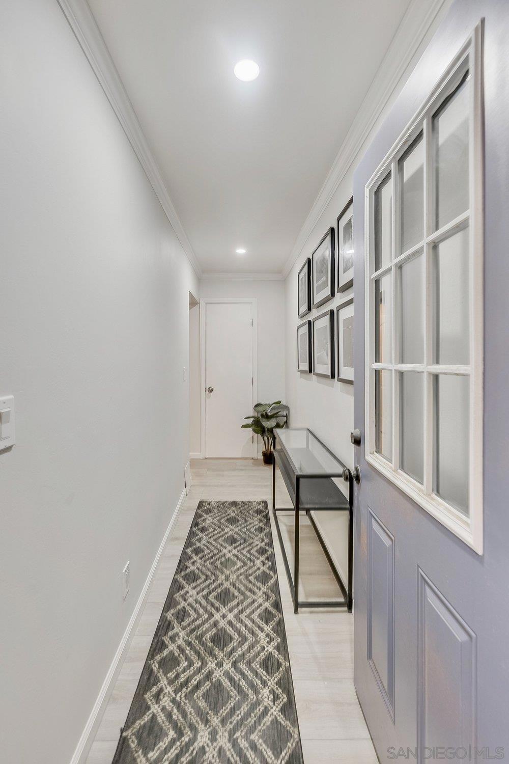711 Island Ct B Property Photo 5