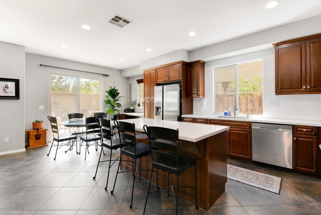 1675 Picket Fence Property Photo 10