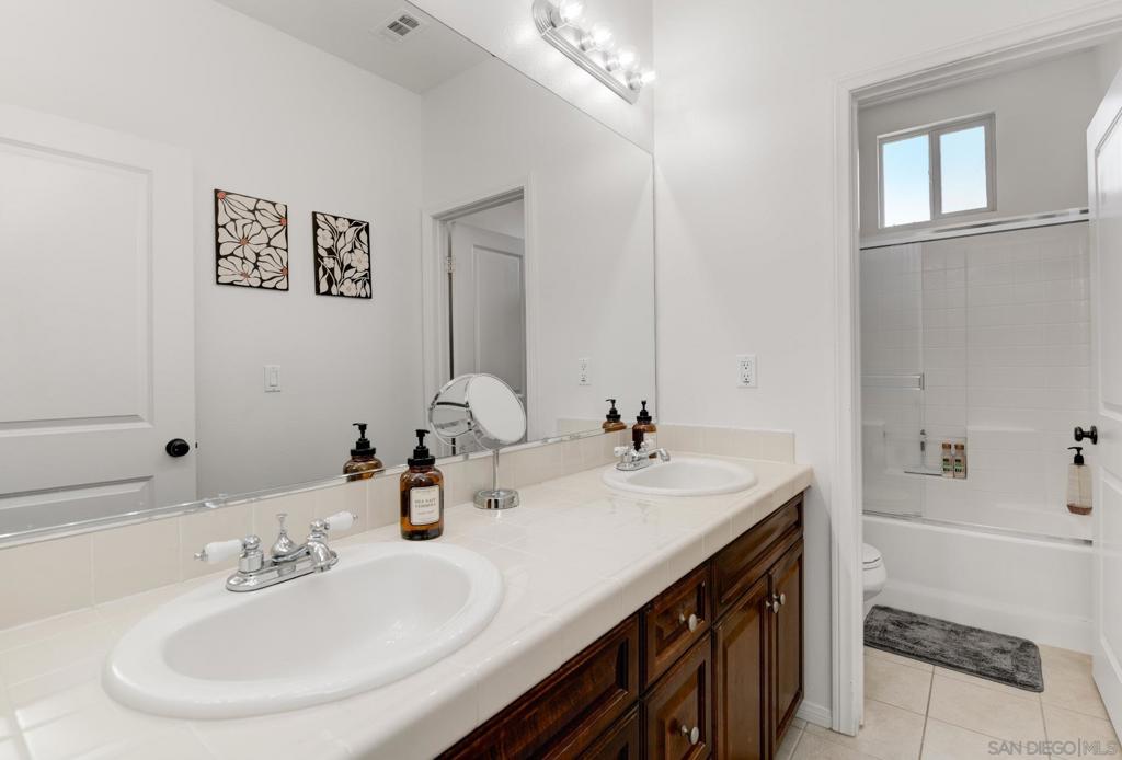 1675 Picket Fence Property Photo 21