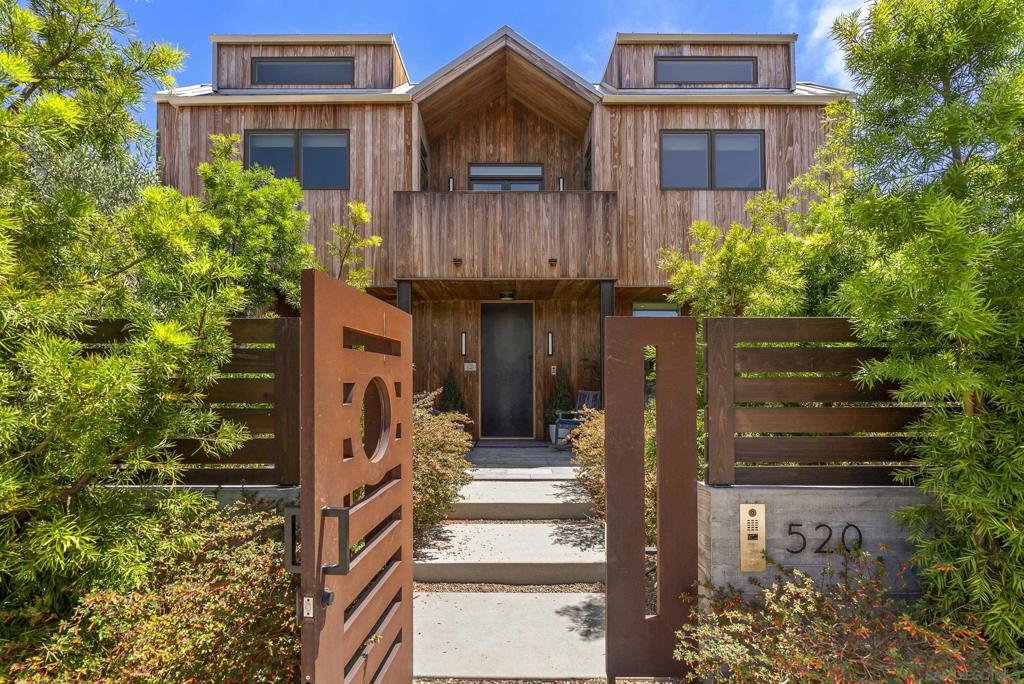 520 N Cedros Ave Property Photo
