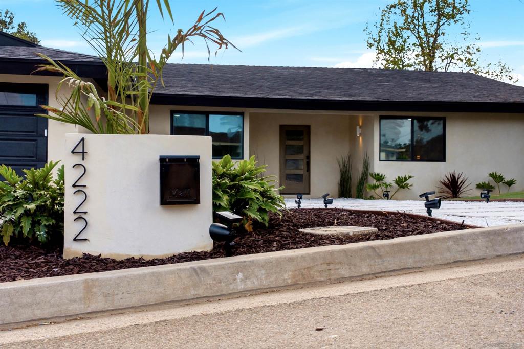 4222 Helix Del Sur Property Photo 2