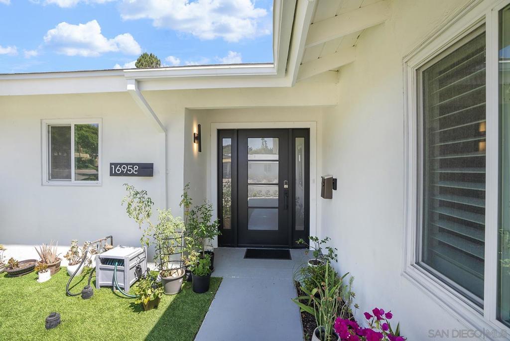 16958 Hierba Property Photo 2