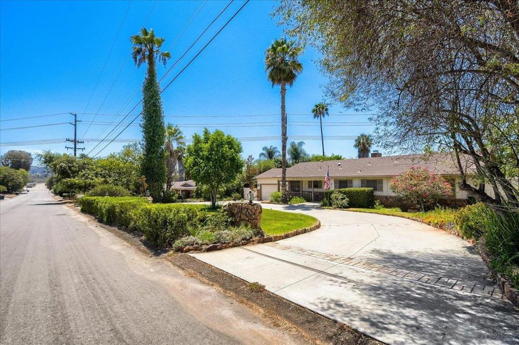 740 El Rancho Drive Property Photo 3
