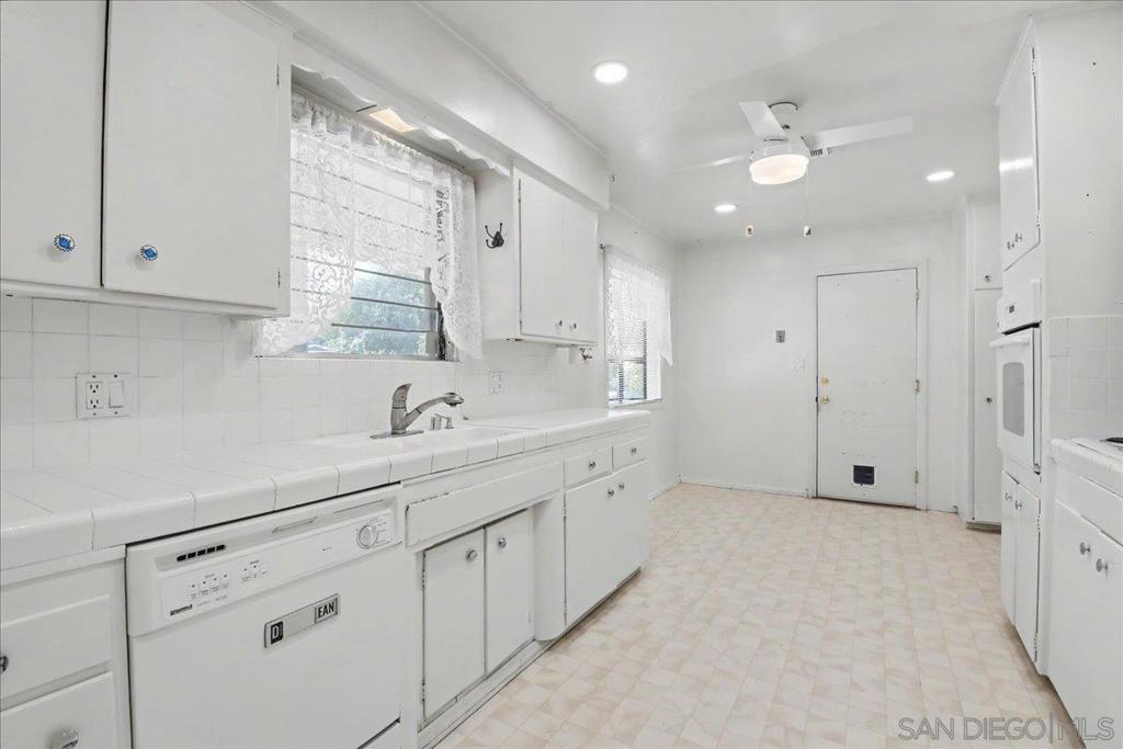 740 El Rancho Drive Property Photo 10