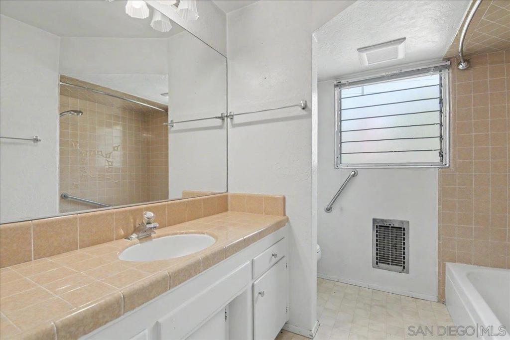 740 El Rancho Drive Property Photo 14