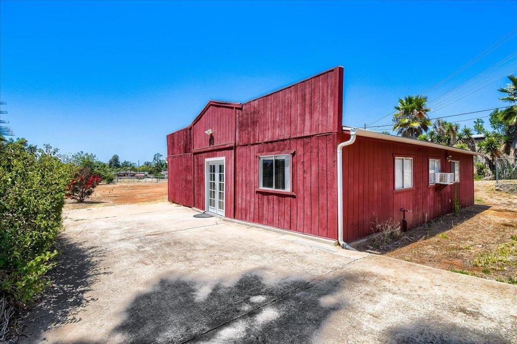 740 El Rancho Drive Property Photo 25
