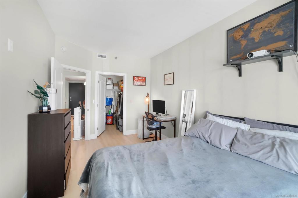 2828 University Ave 406 Property Photo 5