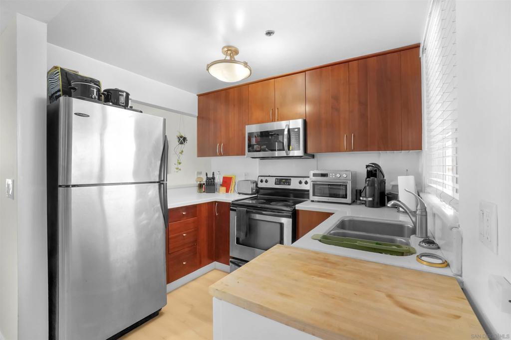 2828 University Ave 406 Property Photo 7
