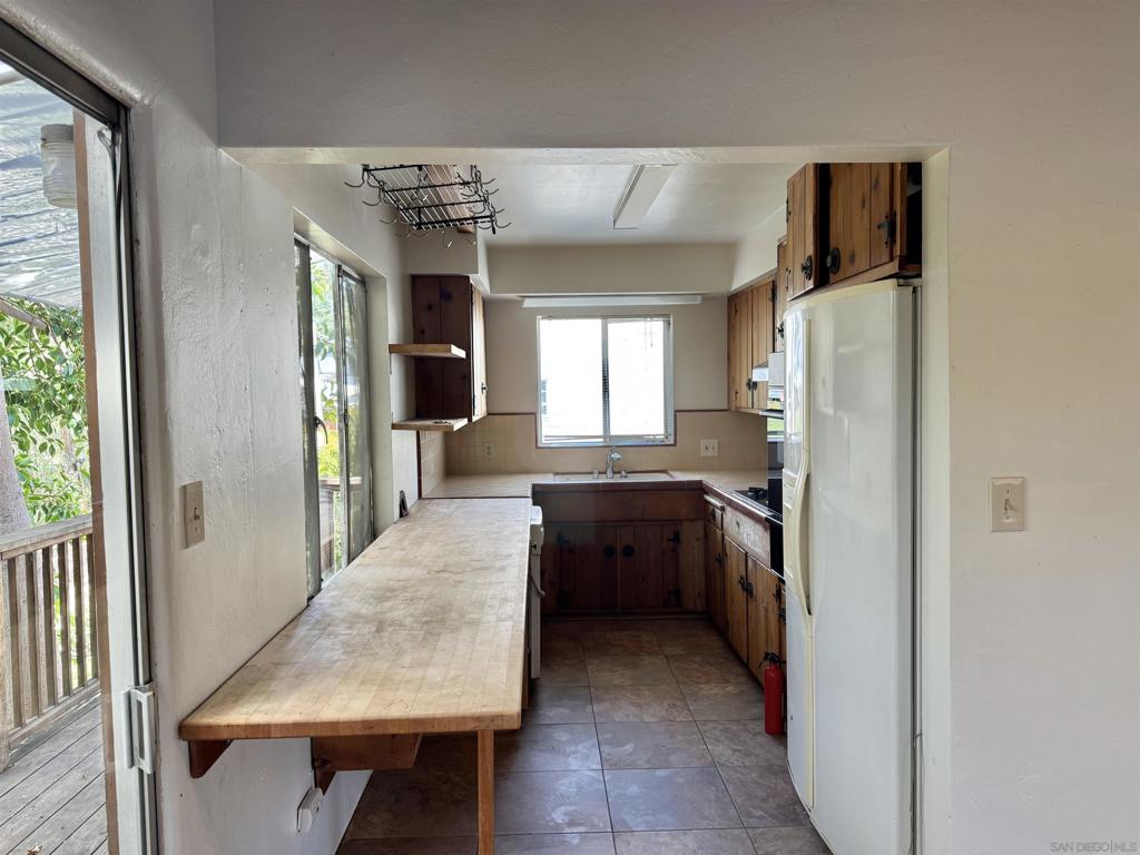 1103 Sutter Property Photo 3
