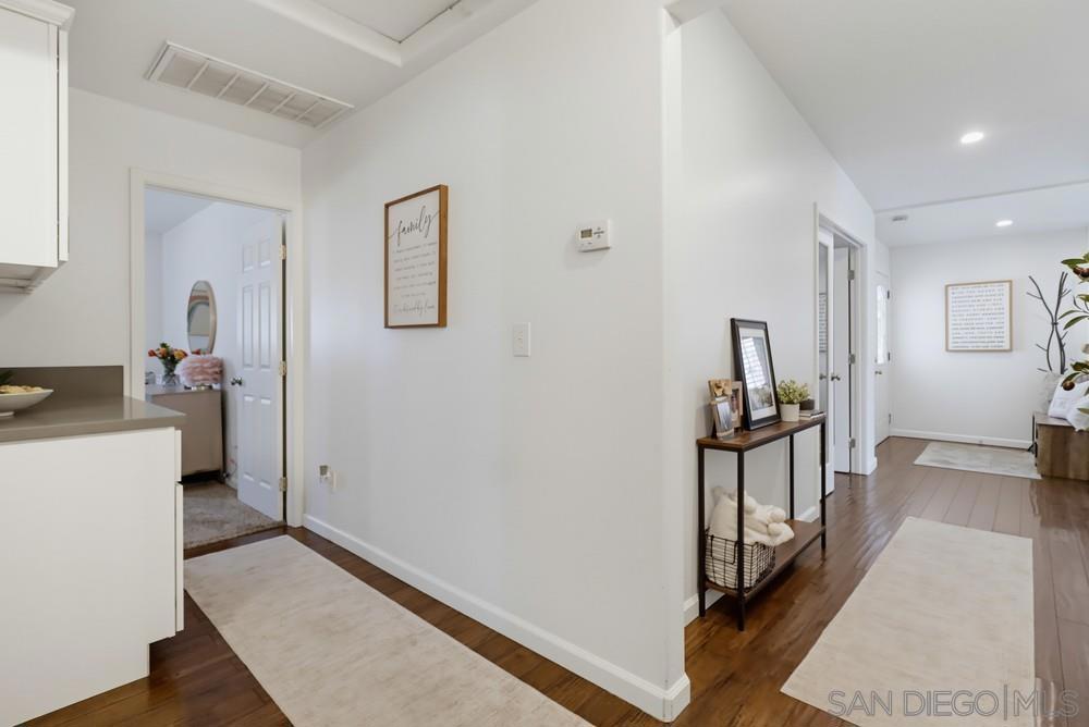 3221 E Victoria Property Photo 23