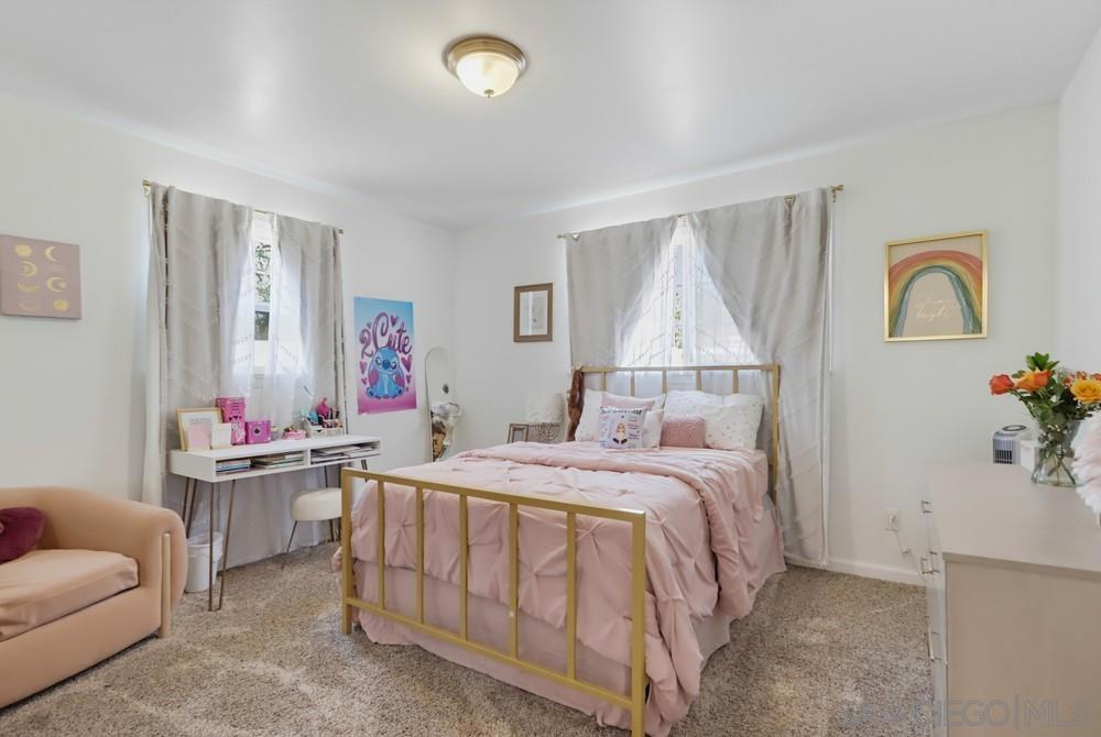 3221 E Victoria Property Photo 40