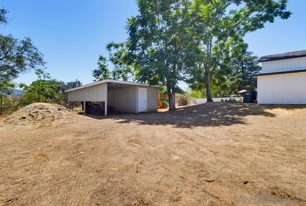 3221 E Victoria Property Photo 54