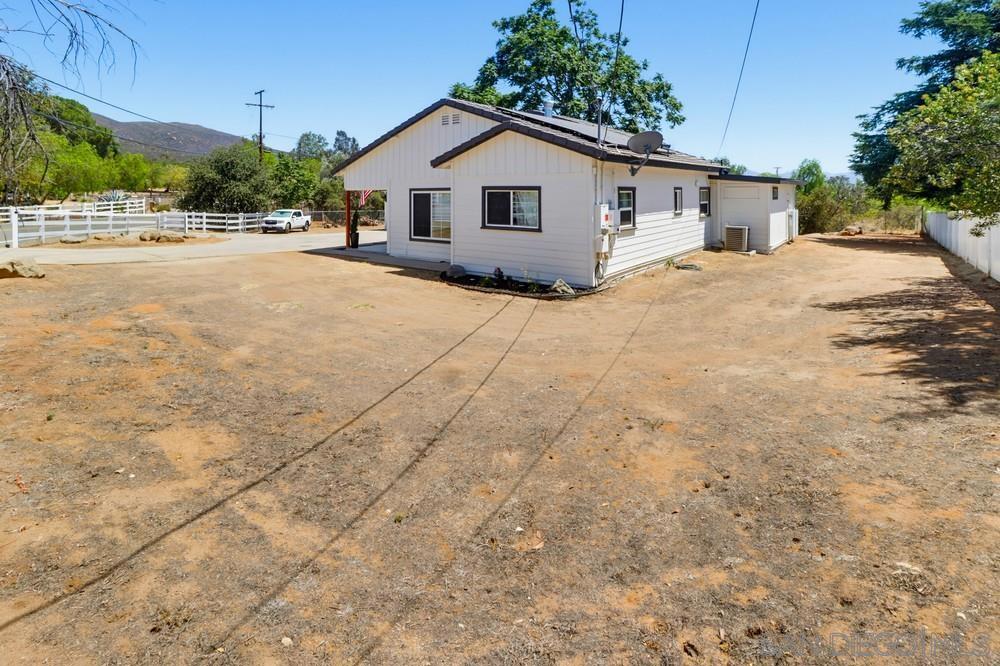 3221 E Victoria Property Photo 56