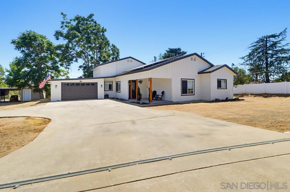 3221 E Victoria Property Photo 57