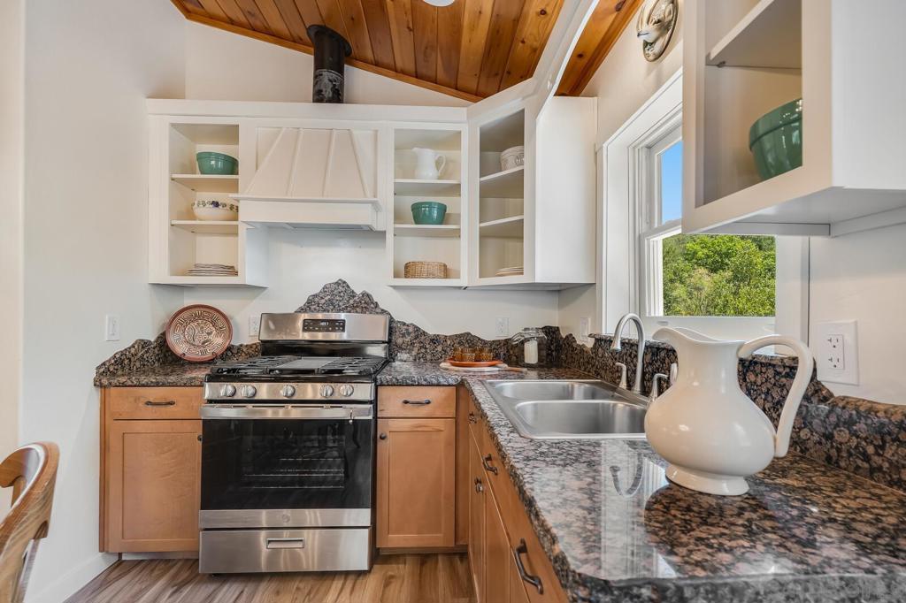 35251 Twin Oaks Rd Property Photo 13
