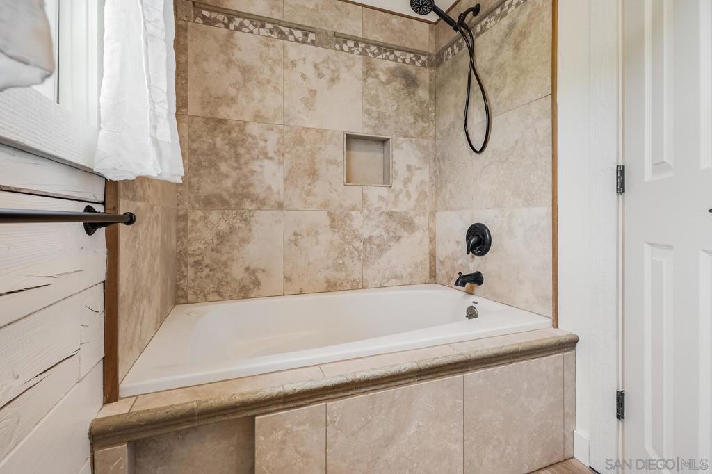 35251 Twin Oaks Rd Property Photo 18