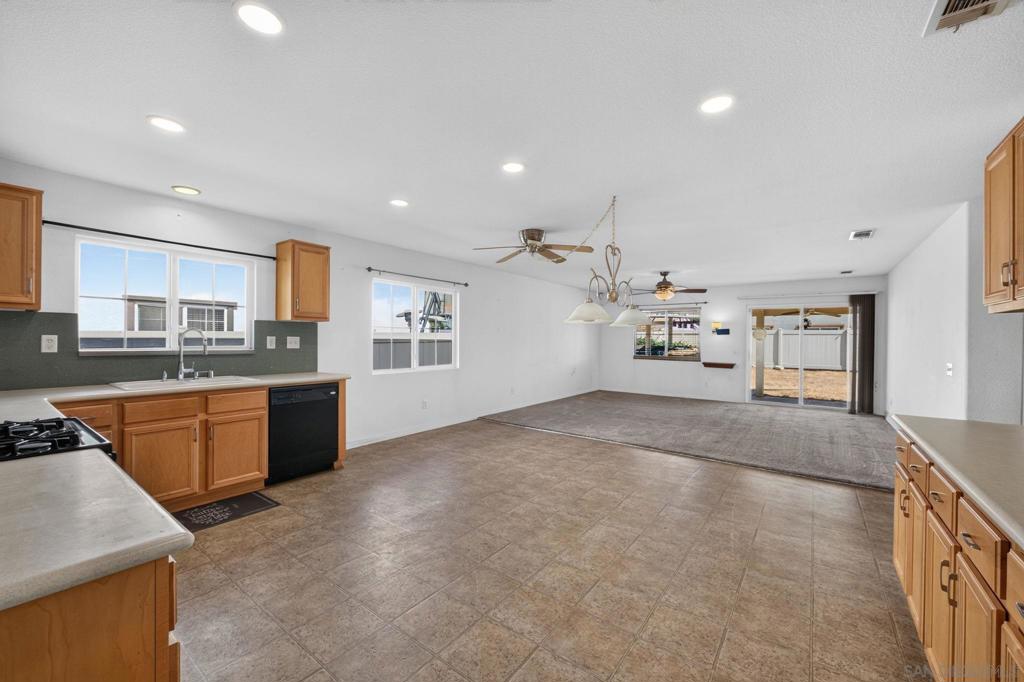 798 Abelia Ln Property Photo 10