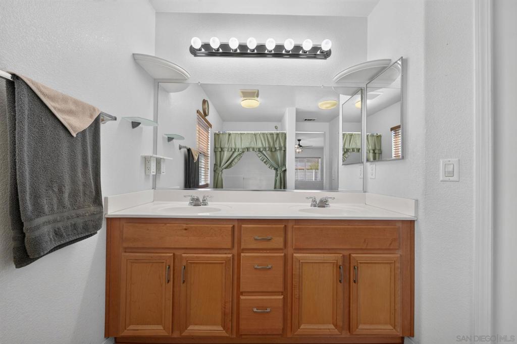 798 Abelia Ln Property Photo 18